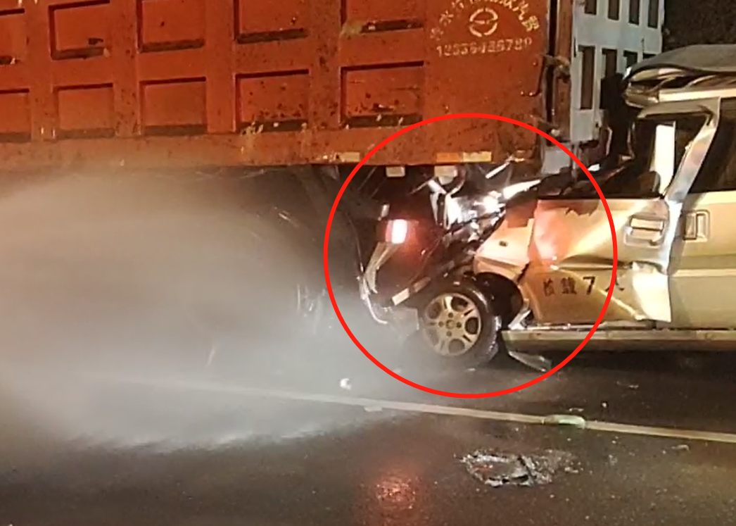 痛心！車主身亡，留下37個(gè)液化氣罐……