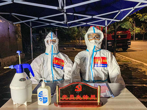【法治日報(bào)】前置執(zhí)勤 海南三亞消防助力方艙醫(yī)院疫情防控