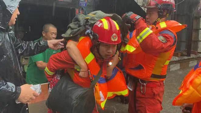 國家防辦、應急管理部有關負責人就做好今年防汛抗旱工作答記者問