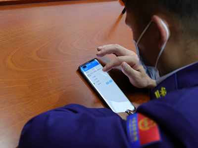 西藏:總隊(duì)機(jī)關(guān)利用“智慧黨建”系統(tǒng)檢驗(yàn)黨的二十大報(bào)告學(xué)習(xí)效果