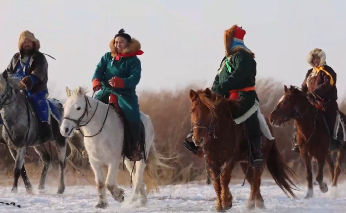 【新華社】新春走基層丨錫林郭勒草原深處的“馬背消防隊”