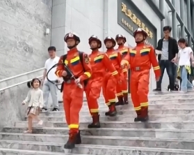 【新聞直播間】“五一”假期景區(qū)客流量增多 消防部門加強(qiáng)安全巡查