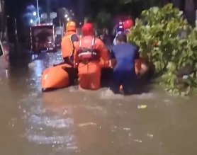 【東方時空】南方多地遭遇強(qiáng)降雨 消防緊急救援