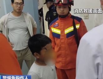 【新聞直播間】散步被魚(yú)鉤鉤臉、孩子額頭被刺穿……警惕魚(yú)鉤傷人！