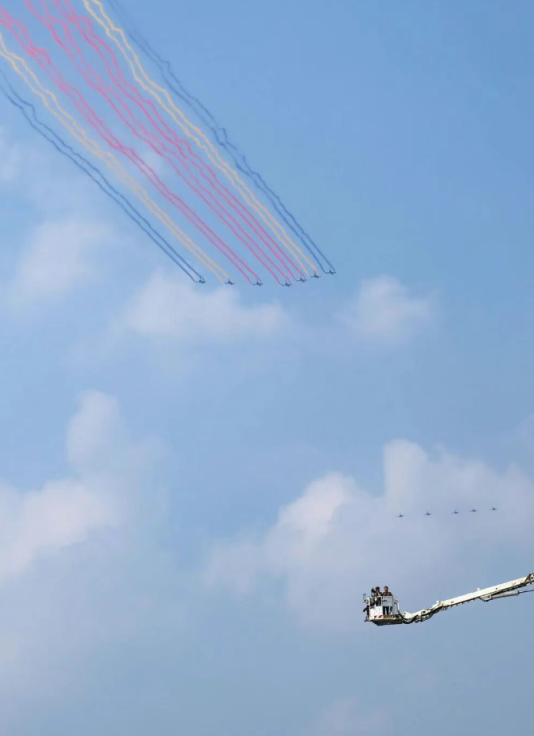 【北京日報】閱兵出“神圖”，這輛消防云梯車立了功
