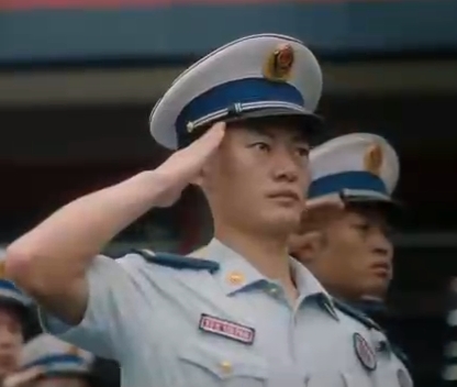 步履不停 書(shū)寫(xiě)無(wú)悔青春之歌